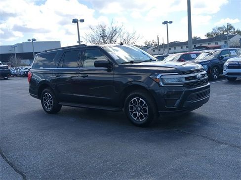Used 2024 Ford Expedition Max XLT image 4