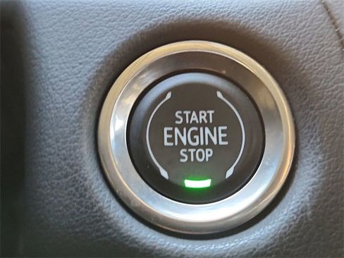 Used 2021 Chevrolet Suburban RST w/ Luxury Package image 16