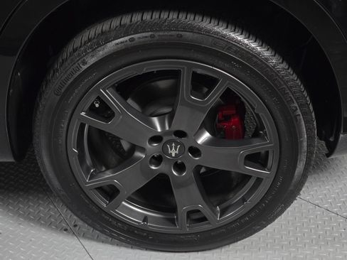 Used 2019 Maserati Levante AWD/4WD image 11