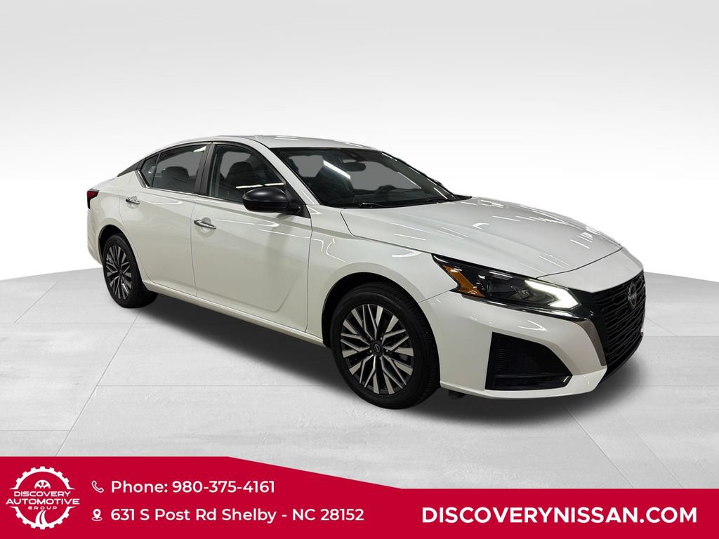 Certified 2025 Nissan Altima 2.5 SV AWD/4WD image 4