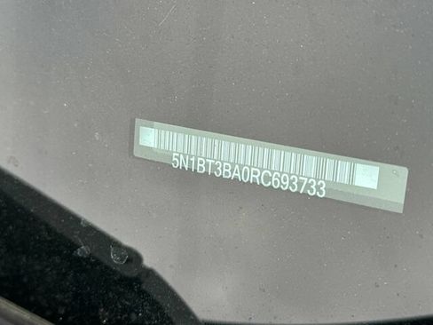 Used 2024 Nissan Rogue SV FWD image 3