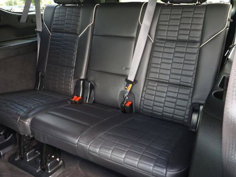 Used 2023 Cadillac Escalade ESV Sport Platinum AWD/4WD image 30