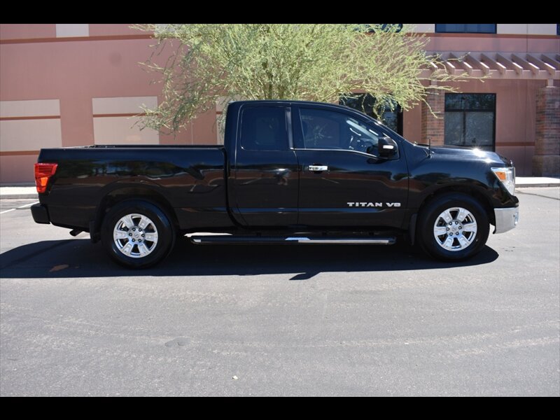 Used 2018 Nissan Titan SV w/ SV Convenience Package RWD image 1