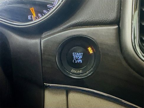 Used 2016 Jeep Grand Cherokee Overland w/ Advanced Technology Group image 28