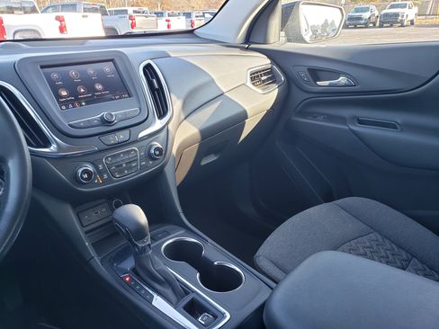 Used 2022 Chevrolet Equinox LT w/ Driver Convenience Package image 22