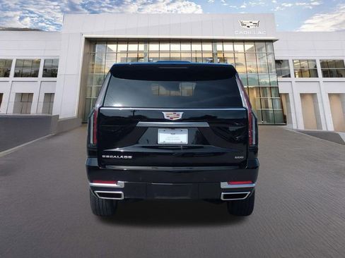 Certified 2025 Cadillac Escalade ESV Luxury RWD image 5