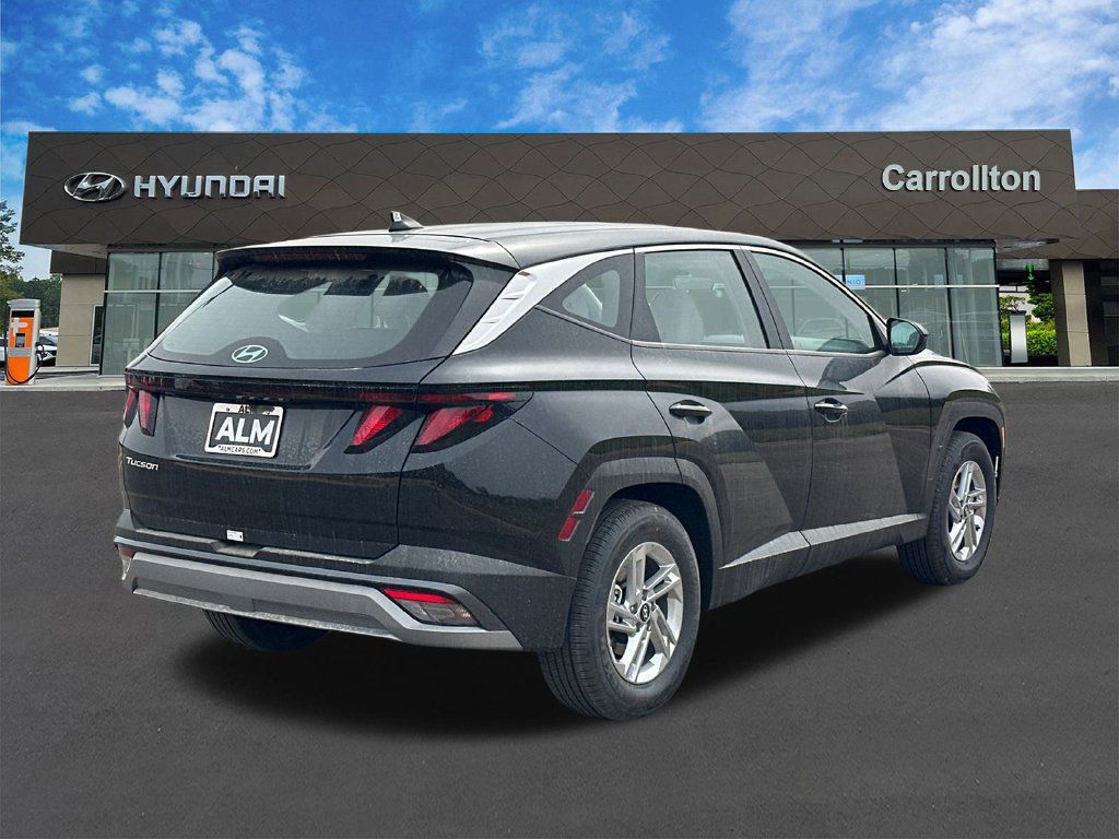 Certified 2026 Hyundai Tucson SE FWD image 5