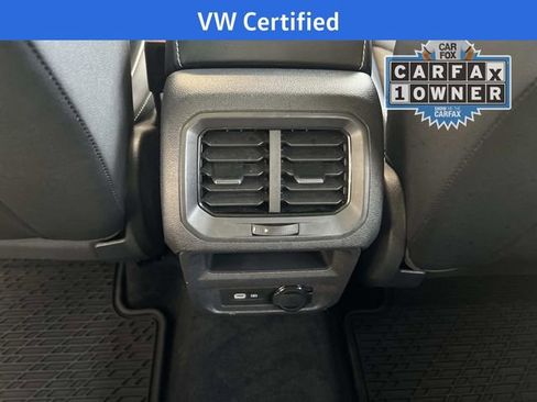 Certified 2023 Volkswagen Tiguan SEL R-Line image 28