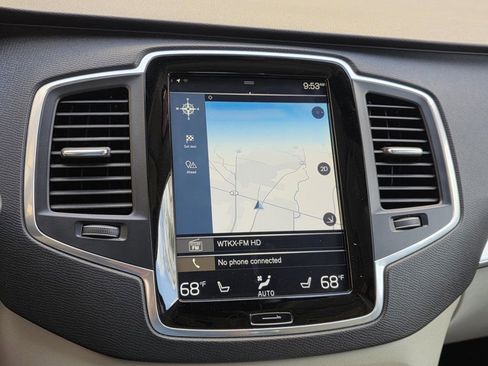 Used 2017 Volvo XC90 T6 Momentum w/ Vision Package AWD/4WD image 16