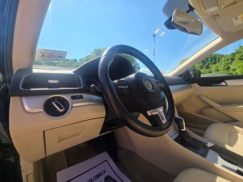 Used 2013 Volkswagen Passat 2.5 SE FWD image 18
