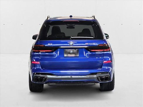Used 2025 BMW X7 M60i image 6