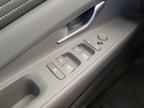 Used 2025 Hyundai Elantra Sport image 27