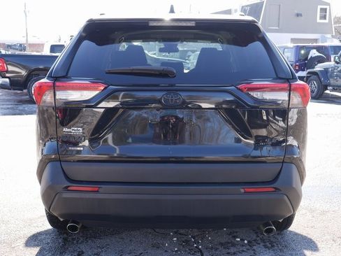 Used 2020 Toyota RAV4 LE image 5