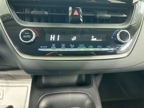 Used 2022 Toyota Corolla LE image 16
