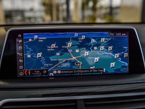 Used 2019 BMW 740i w/ Executive Package image 23