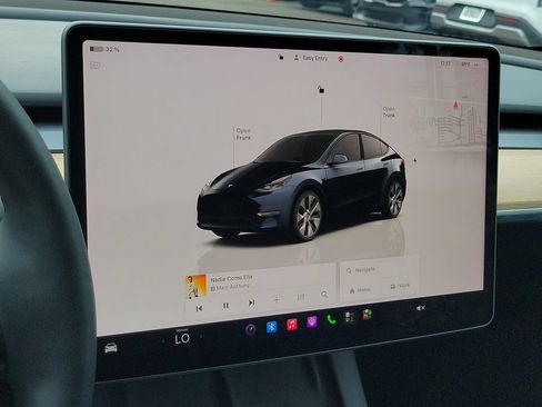 Used 2024 Tesla Model Y Long Range AWD/4WD image 28