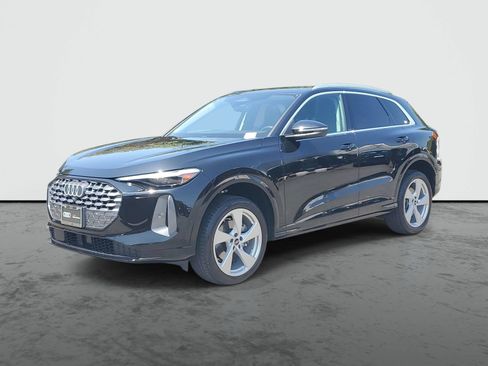 Used 2025 Audi Q5 Premium w/ Premium Plus AWD/4WD image 2