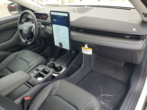 New 2026 Ford Mustang Mach-E Premium image 19