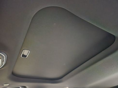 Used 2023 Jeep Grand Cherokee Altitude RWD image 45