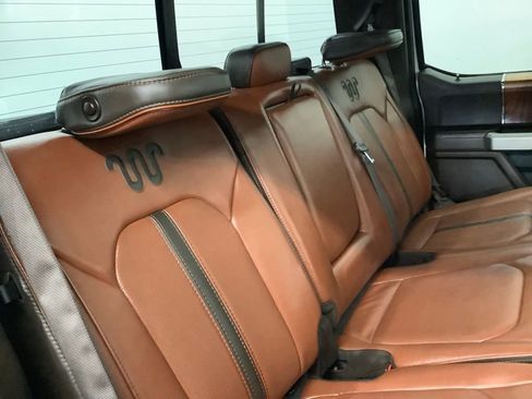 Used 2019 Ford F150 King Ranch w/ Equipment Group 601A Luxury AWD/4WD image 32