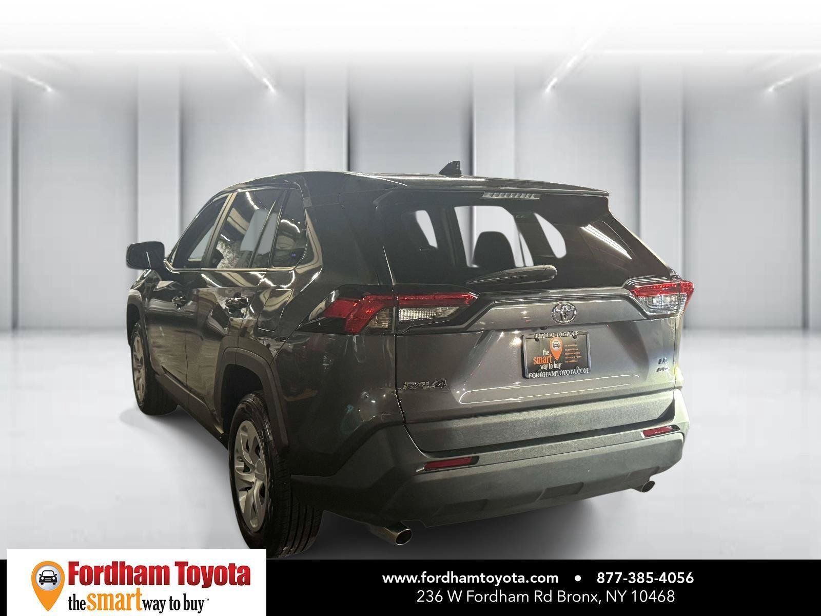 Used 2025 Toyota RAV4 LE AWD/4WD image 5