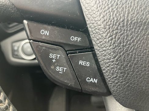 Used 2019 Ford Escape SE FWD image 22