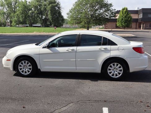 Used 2008 Chrysler Sebring LX FWD image 9