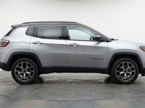 Used 2025 Jeep Compass Limited AWD/4WD image 11