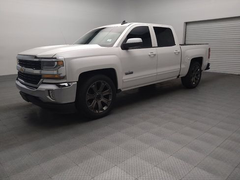 Used 2017 Chevrolet Silverado 1500 LT w/ Texas Edition RWD image 2