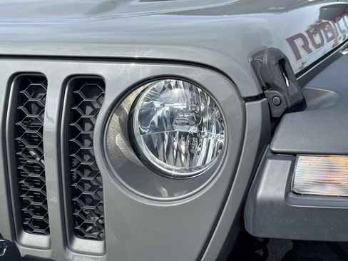 Used 2020 Jeep Gladiator Rubicon w/ Trailer Tow Package AWD/4WD image 9