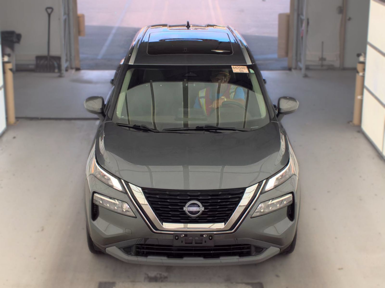 Used 2023 Nissan Rogue SV w/ SV Premium B Package AWD/4WD image 2