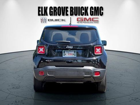 Used 2023 Jeep Renegade Latitude AWD/4WD image 5