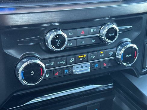 New 2026 Ford F250 Lariat w/ Black Appearance Package image 17