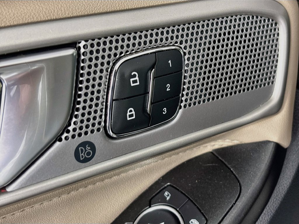 Used 2020 Ford Explorer Limited RWD image 20
