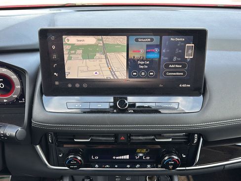 Used 2025 Nissan Rogue SL FWD image 20