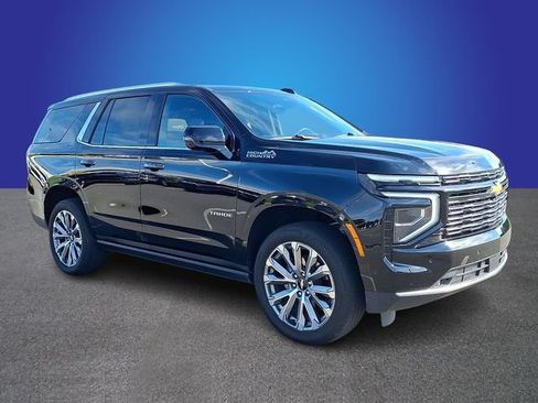 Used 2025 Chevrolet Tahoe High Country AWD/4WD image 2