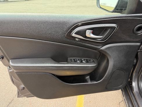 Used 2015 Chrysler 200 C image 10