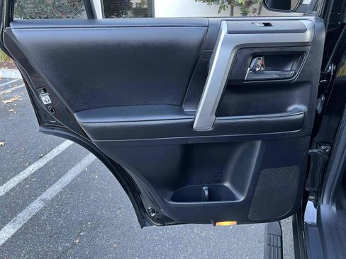 Used 2014 Toyota 4Runner SR5 image 66