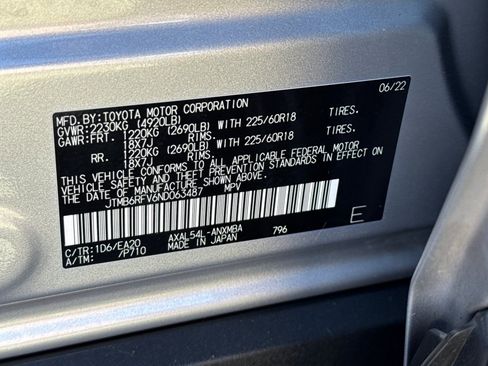 Certified 2022 Toyota RAV4 XLE Premium AWD/4WD image 29