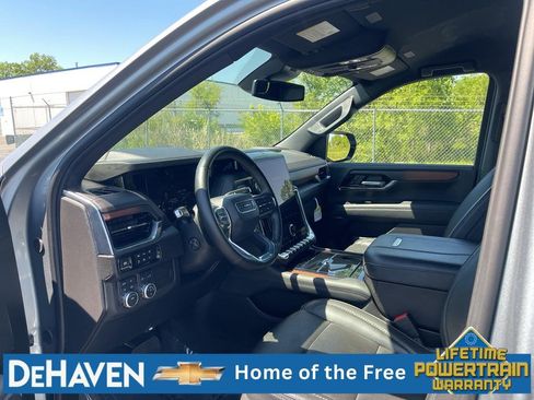 Used 2025 GMC Yukon XL Denali AWD/4WD image 11