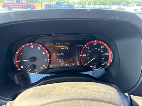 Used 2025 Nissan Frontier PRO-4X AWD/4WD image 13