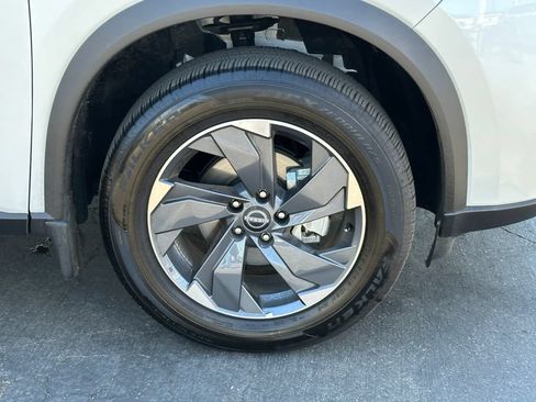 Used 2026 Nissan Rogue SV FWD image 14