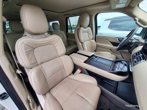 Used 2019 Lincoln Navigator Reserve AWD/4WD image 15