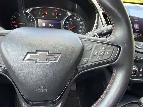Used 2022 Chevrolet Equinox RS w/ Infotainment Package FWD image 16
