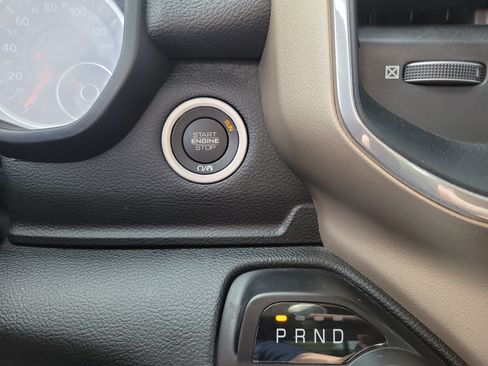 Used 2022 RAM 1500 Laramie AWD/4WD image 21
