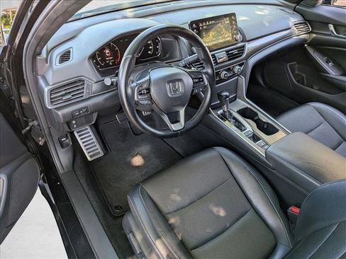 Used 2018 Honda Accord Sport image 9