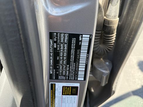 Used 2019 Mercedes-Benz GLC 300 4MATIC image 25