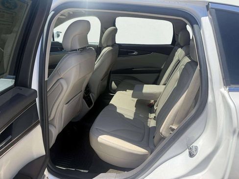 Used 2017 Lincoln MKX Select w/ Lincoln MKX Climate Package AWD/4WD image 11