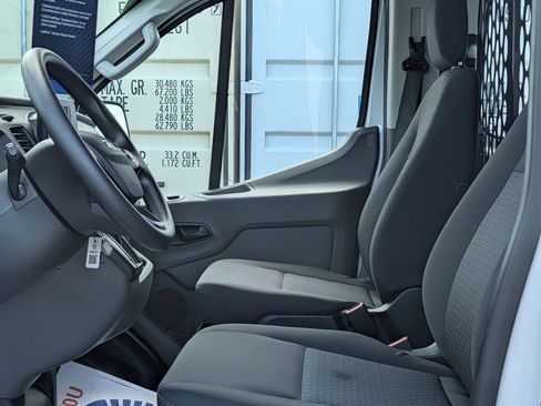 Used 2025 Ford Transit 250 Low Roof w/ Exterior Upgrade Package RWD image 18
