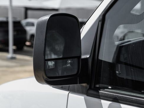 Used 2017 Chevrolet Express 2500 RWD image 36